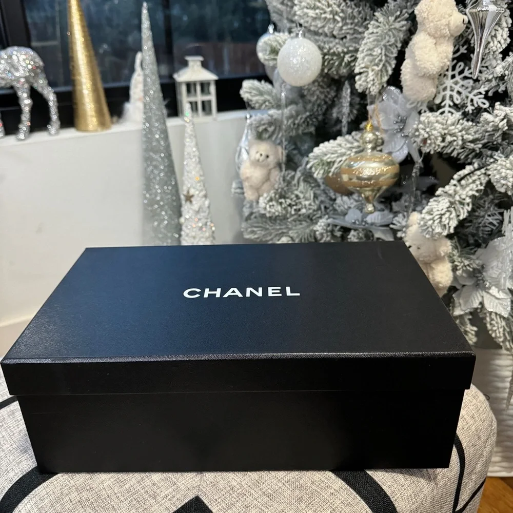 Authentic Chanel Tweed Sneakers - Picture 16 of 16